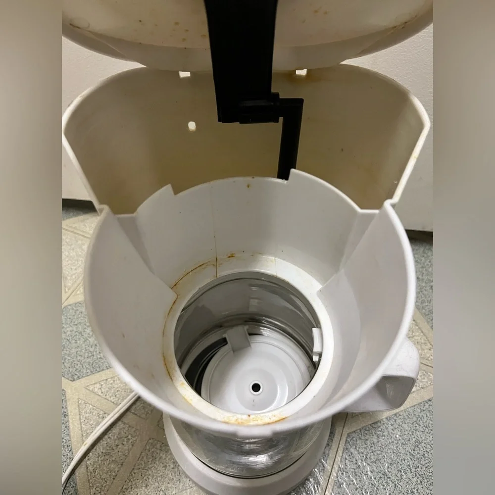 Coffee maker - Picture 2 of 3
